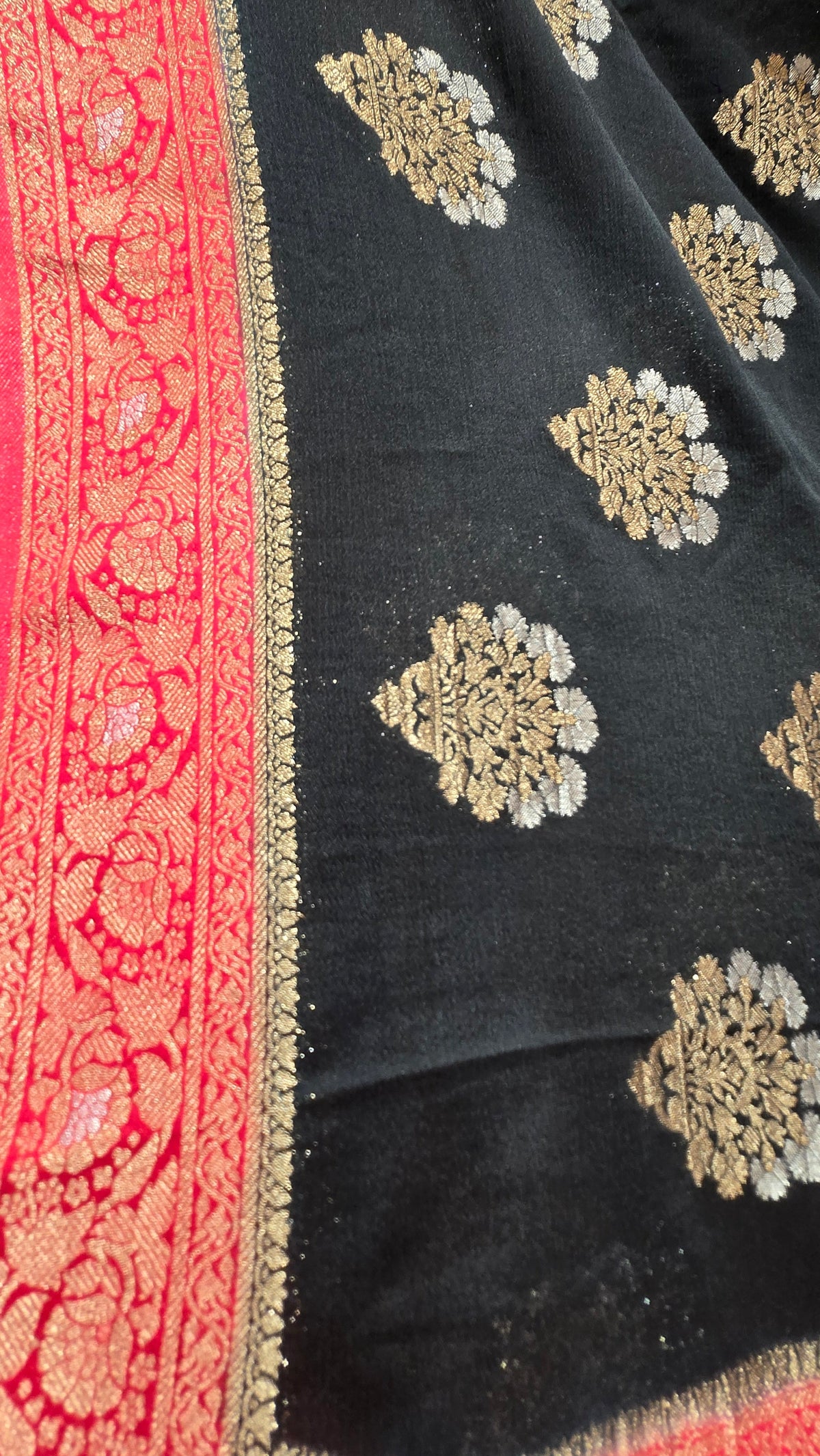 Premium Georgette Saree with Gold & Silver Zari Work